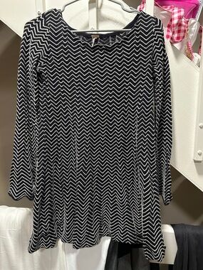 Free People Black & White Chevron Long-Sleeve Swing Dress or long sweater